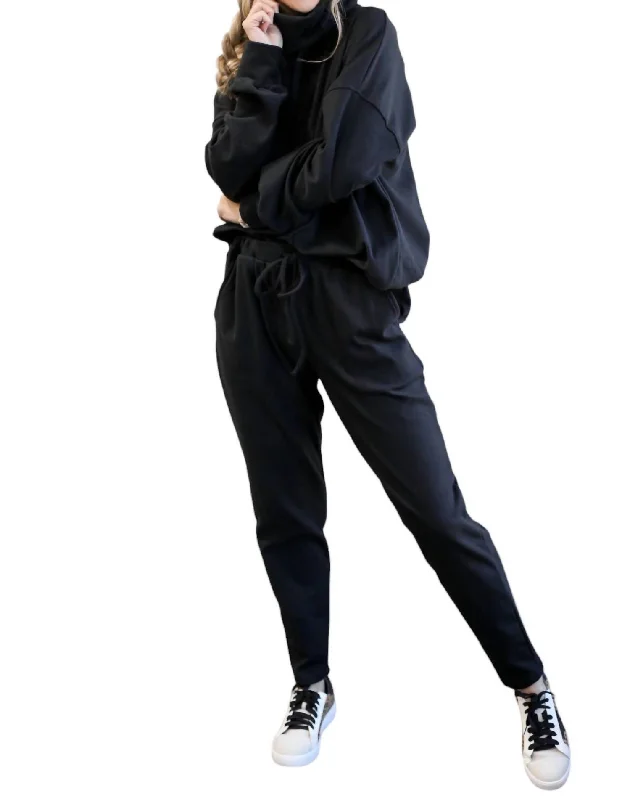 Cozy On The Run Joggers In Black