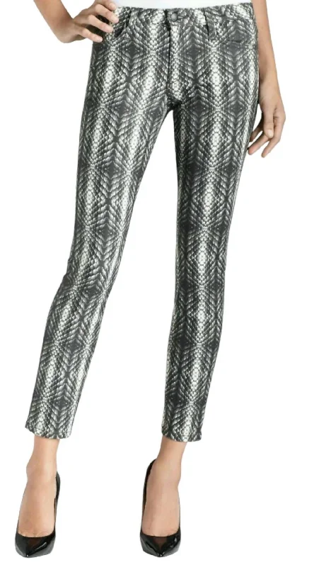 Super Chic Snake Print Skinny Ankle Pants In Black, White